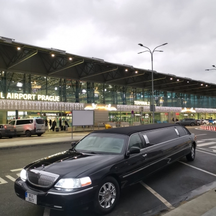 Airport Pick up with Strip by Limousine
